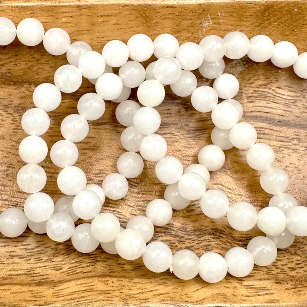 8mm White Jade Beaded Bracelet